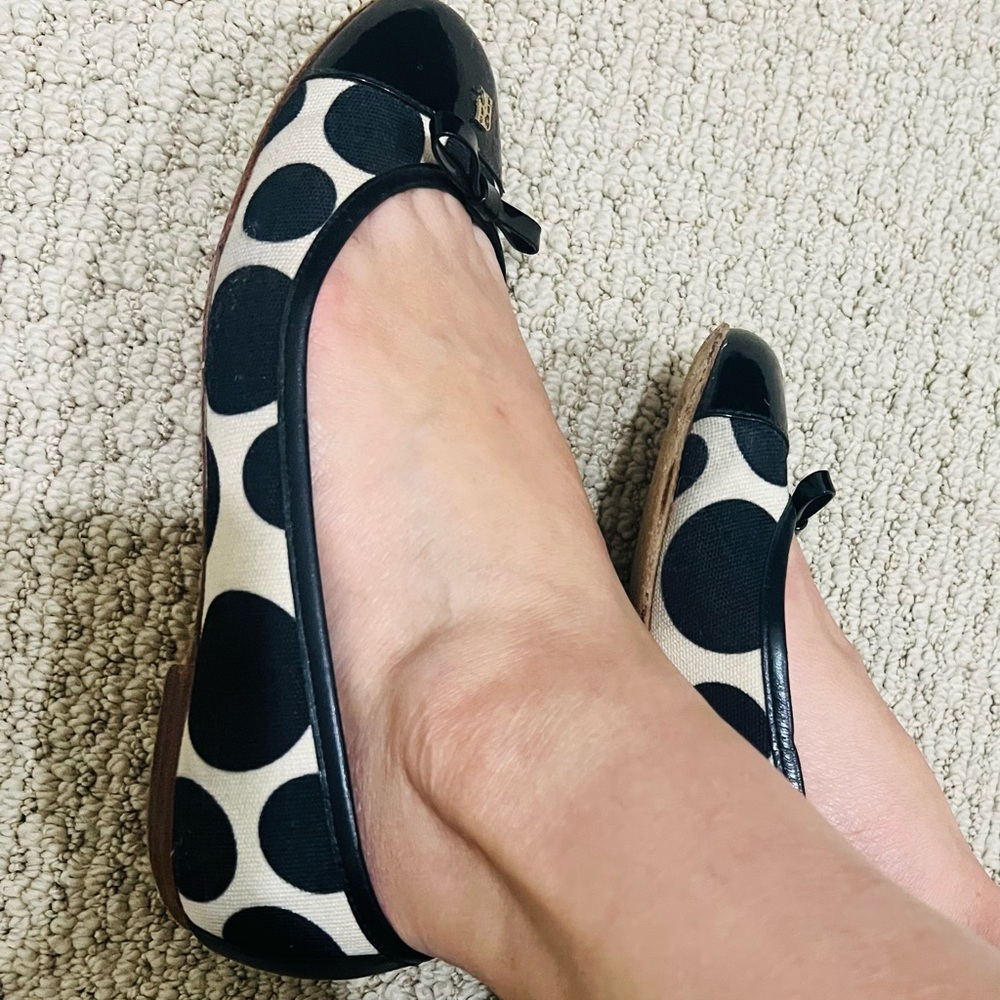 Carolina Herrera flats